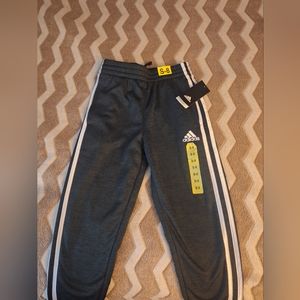 COPY - Adidas jogger boys kids size 8